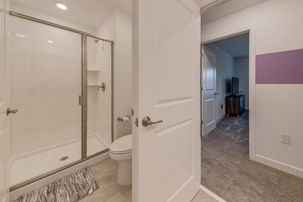 Newly Listed Townhouse Storey Lake, Free Waterpark كيسيمي المظهر الخارجي الصورة