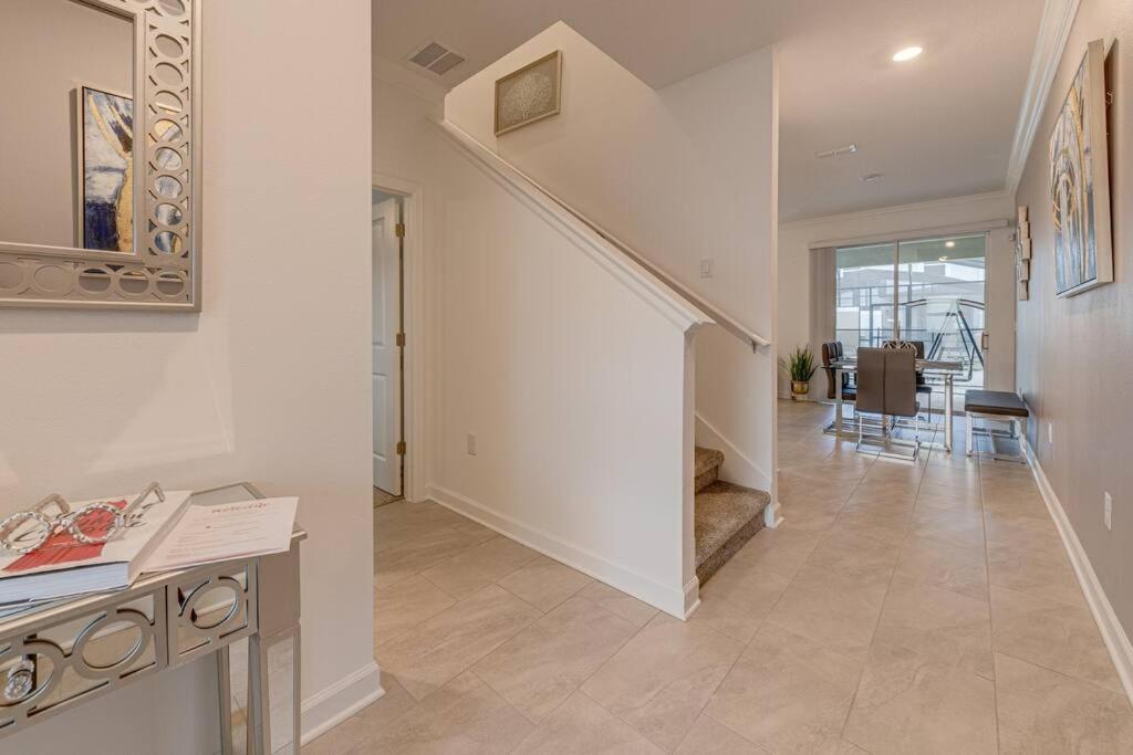 Newly Listed Townhouse Storey Lake, Free Waterpark كيسيمي المظهر الخارجي الصورة