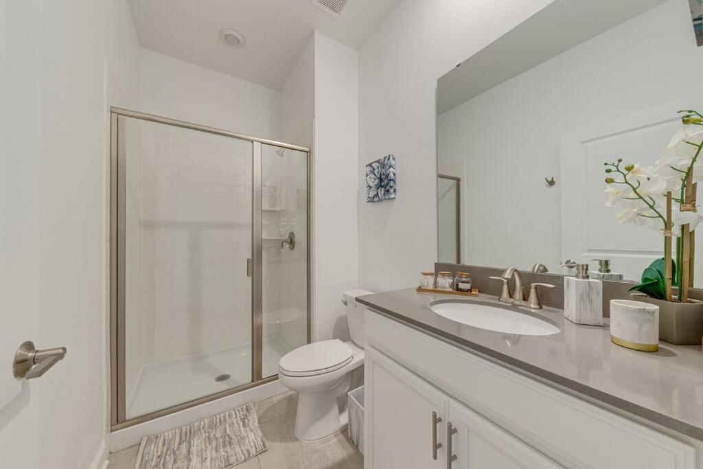Newly Listed Townhouse Storey Lake, Free Waterpark كيسيمي المظهر الخارجي الصورة