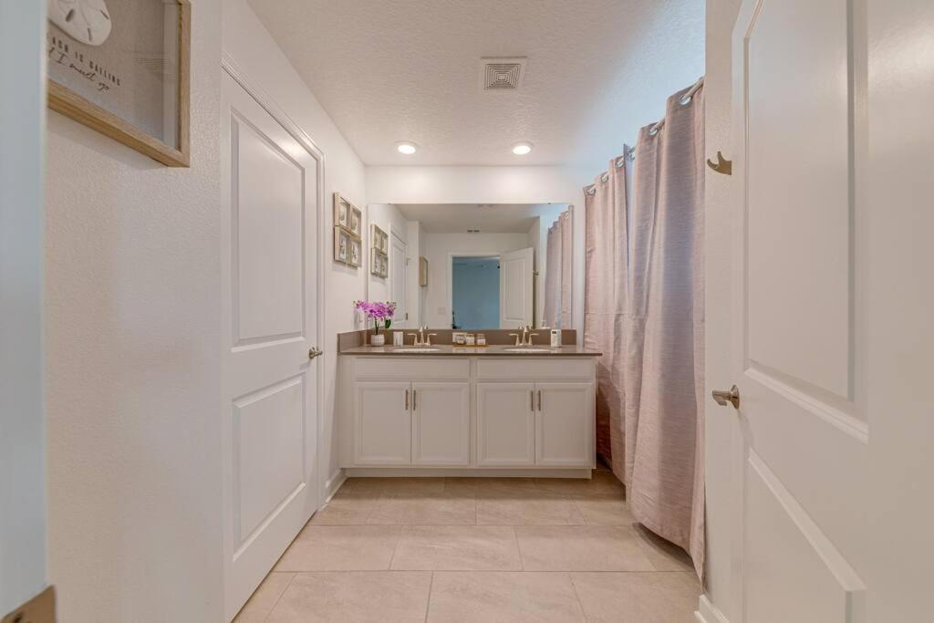 Newly Listed Townhouse Storey Lake, Free Waterpark كيسيمي المظهر الخارجي الصورة