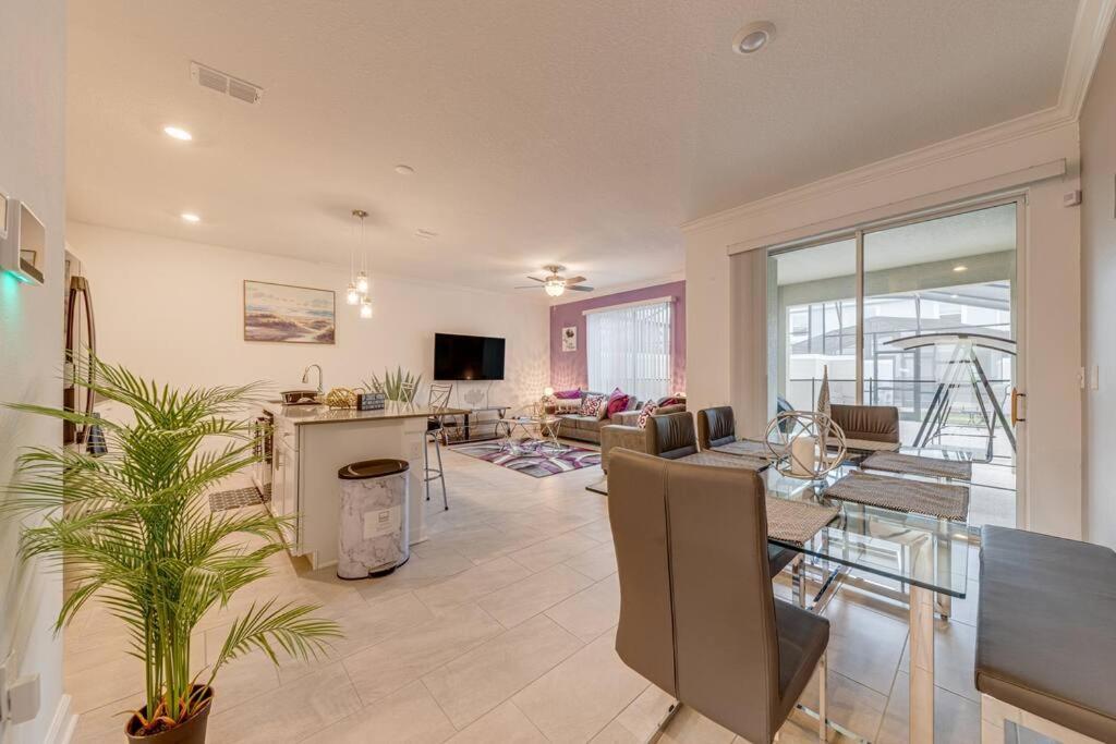 Newly Listed Townhouse Storey Lake, Free Waterpark كيسيمي المظهر الخارجي الصورة