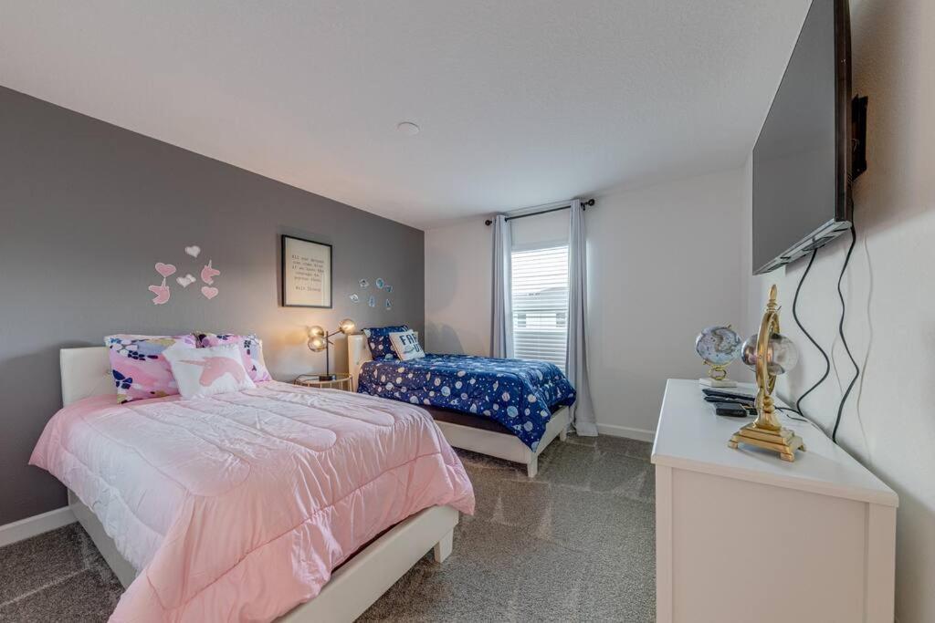 Newly Listed Townhouse Storey Lake, Free Waterpark كيسيمي المظهر الخارجي الصورة