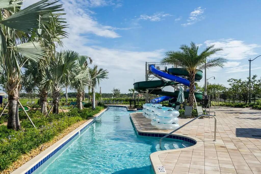 Newly Listed Townhouse Storey Lake, Free Waterpark كيسيمي المظهر الخارجي الصورة