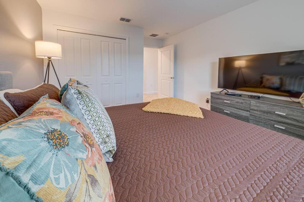 Newly Listed Townhouse Storey Lake, Free Waterpark كيسيمي المظهر الخارجي الصورة