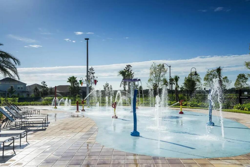 Newly Listed Townhouse Storey Lake, Free Waterpark كيسيمي المظهر الخارجي الصورة