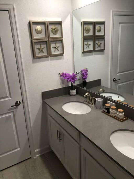 Newly Listed Townhouse Storey Lake, Free Waterpark كيسيمي المظهر الخارجي الصورة