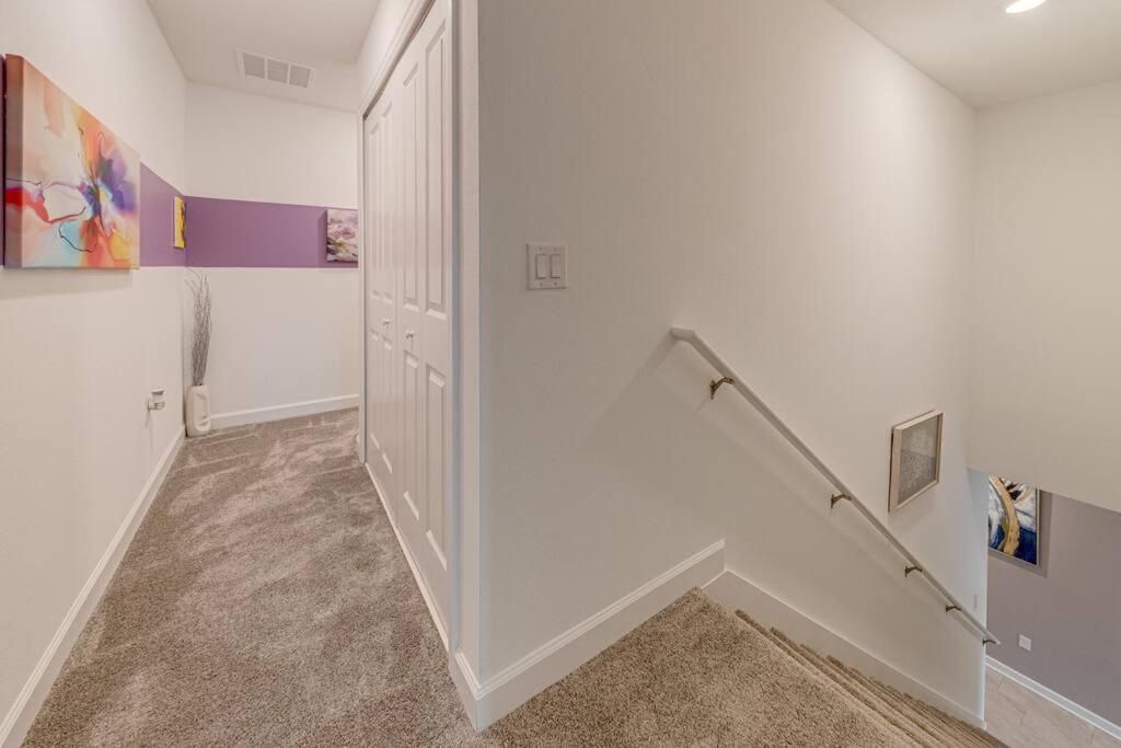 Newly Listed Townhouse Storey Lake, Free Waterpark كيسيمي المظهر الخارجي الصورة