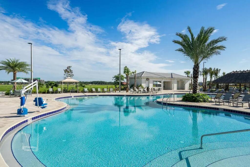 Newly Listed Townhouse Storey Lake, Free Waterpark كيسيمي المظهر الخارجي الصورة