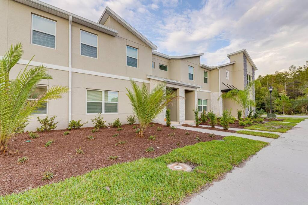 Newly Listed Townhouse Storey Lake, Free Waterpark كيسيمي المظهر الخارجي الصورة